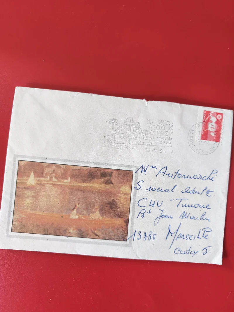 Enveloppe philatélie oblitérée, timbre rouge Marianne, illustration barque, manu