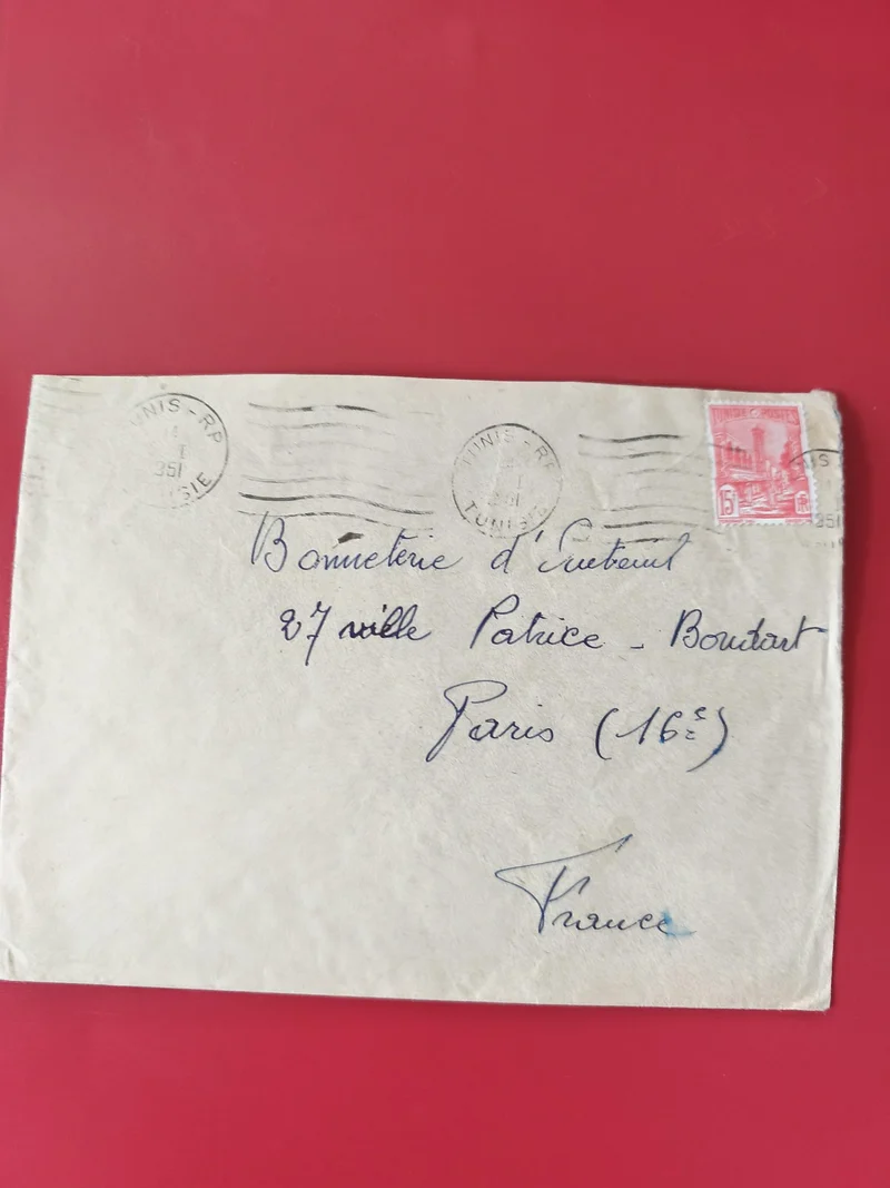 Enveloppe philatélie oblitérée Tunisie vers Paris timbre rouge visible