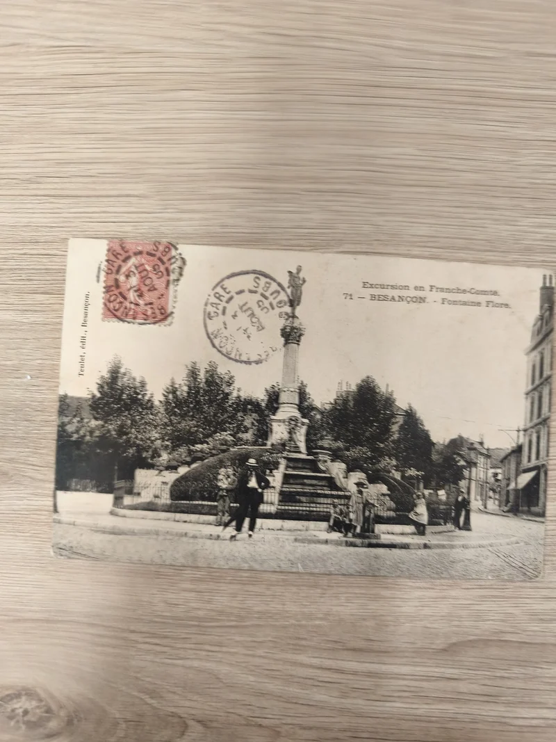 Ancienne CPA Besançon Fontaine Flore timbrée, carte postale vintage Franche-Comt