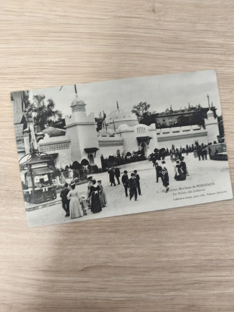 Ancienne carte postale Bordeaux Expo Maritime Palais des Colonies noir et blanc
