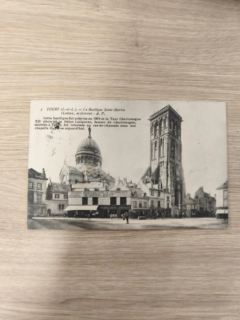 Carte postale ancienne Tours Basilique Saint-Martin Tour Charlemagne noir et bla