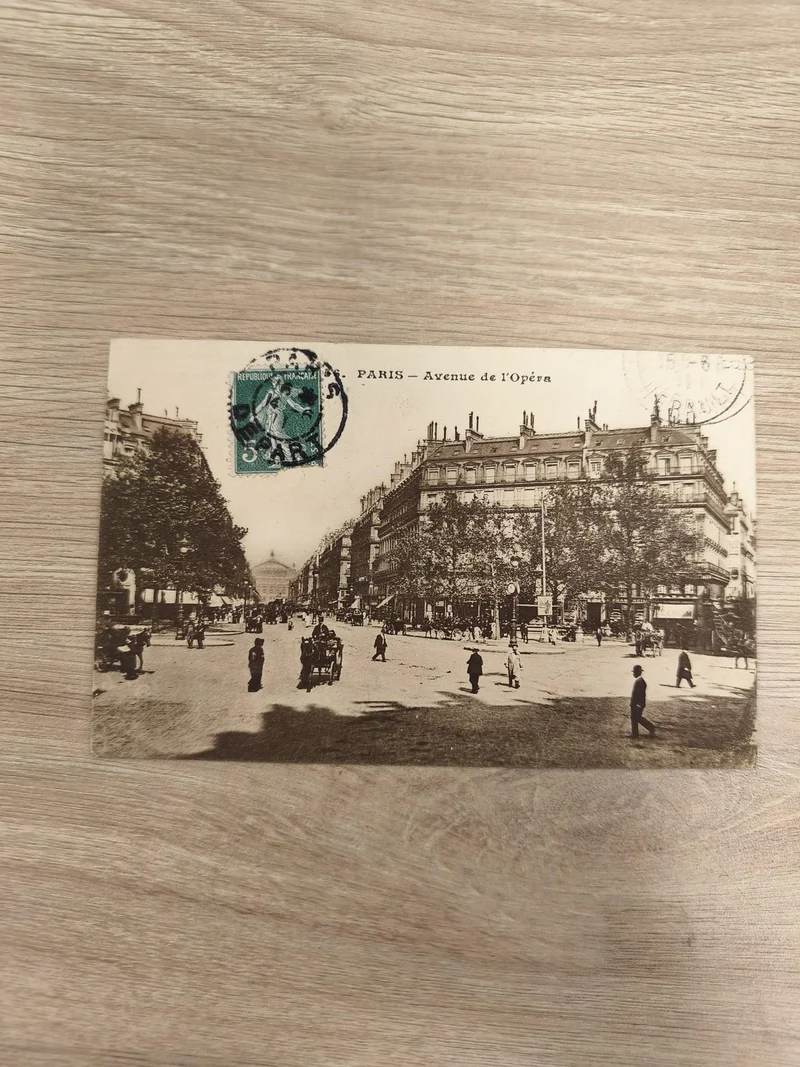Ancienne carte postale Paris Avenue de l?Opéra timbrée noir et blanc vintage