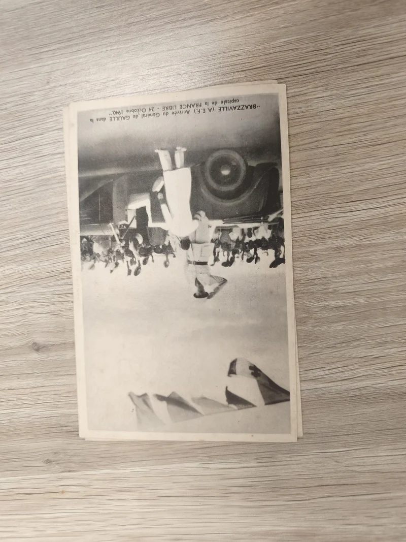 Ancienne CPA arrivée du Général de Gaulle Brésil 1940 avion militaire vintage