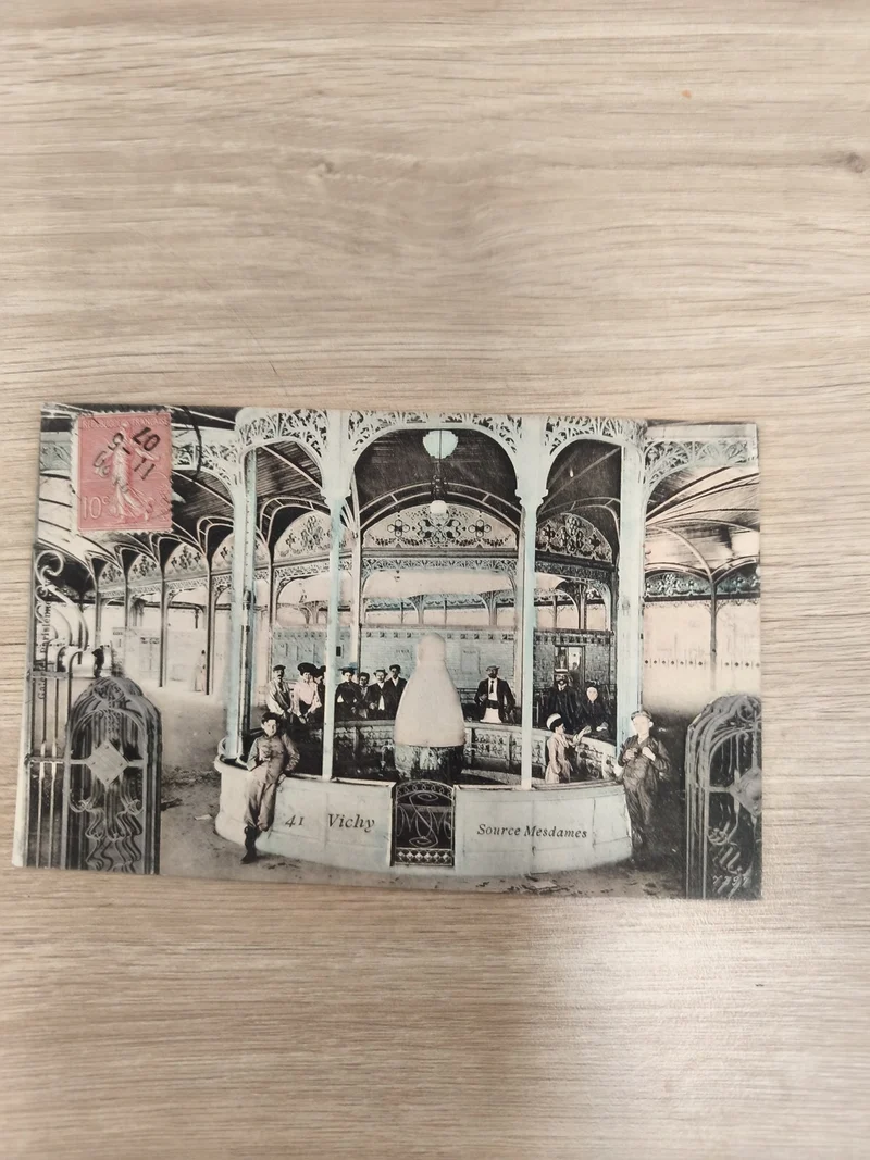 Ancienne carte postale Vichy Source Mesdames CPA timbre, architecture fer forgé