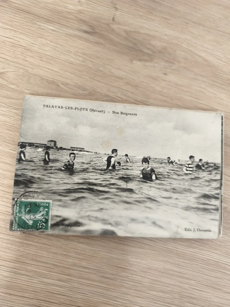 Ancienne carte postale Palavas-les-Flots Hérault baigneurs vintage noir et blanc