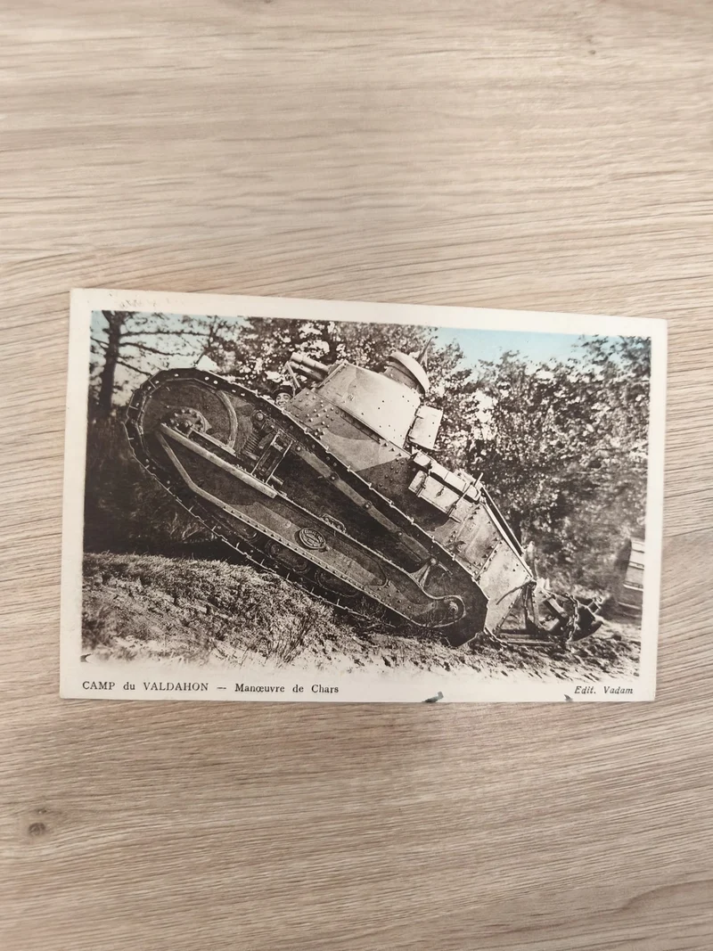 Ancienne carte postale Camp Valdahon man?uvre chars FT-17 militaire