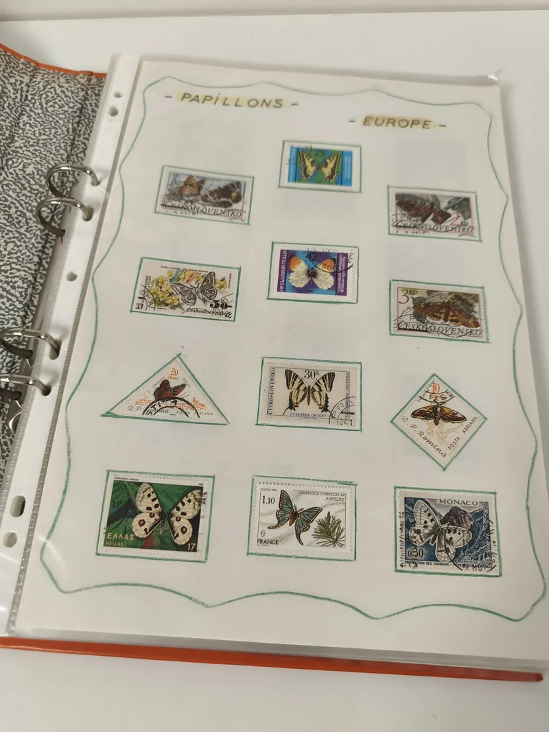 Gros classeur timbres papillons thématique Europe, multicolores, d'occasion