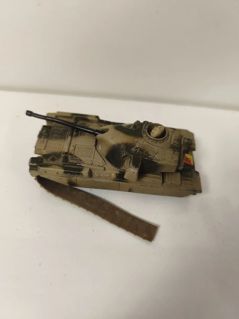 Vintage Matchbox Battle Kings Chieftain char miniature kaki usé collection