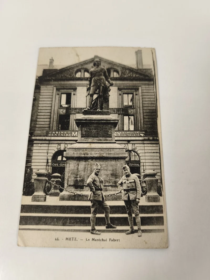 Carte postale ancienne Metz Maréchal Fabert soldats CPA noir et blanc vintage
