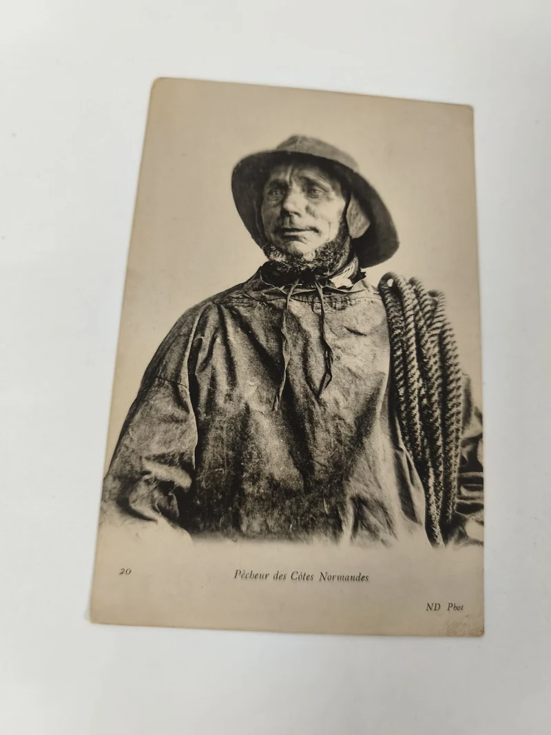 Carte postale ancienne Pêcheur Côtes Normandes ND Phot costume marin vintage
