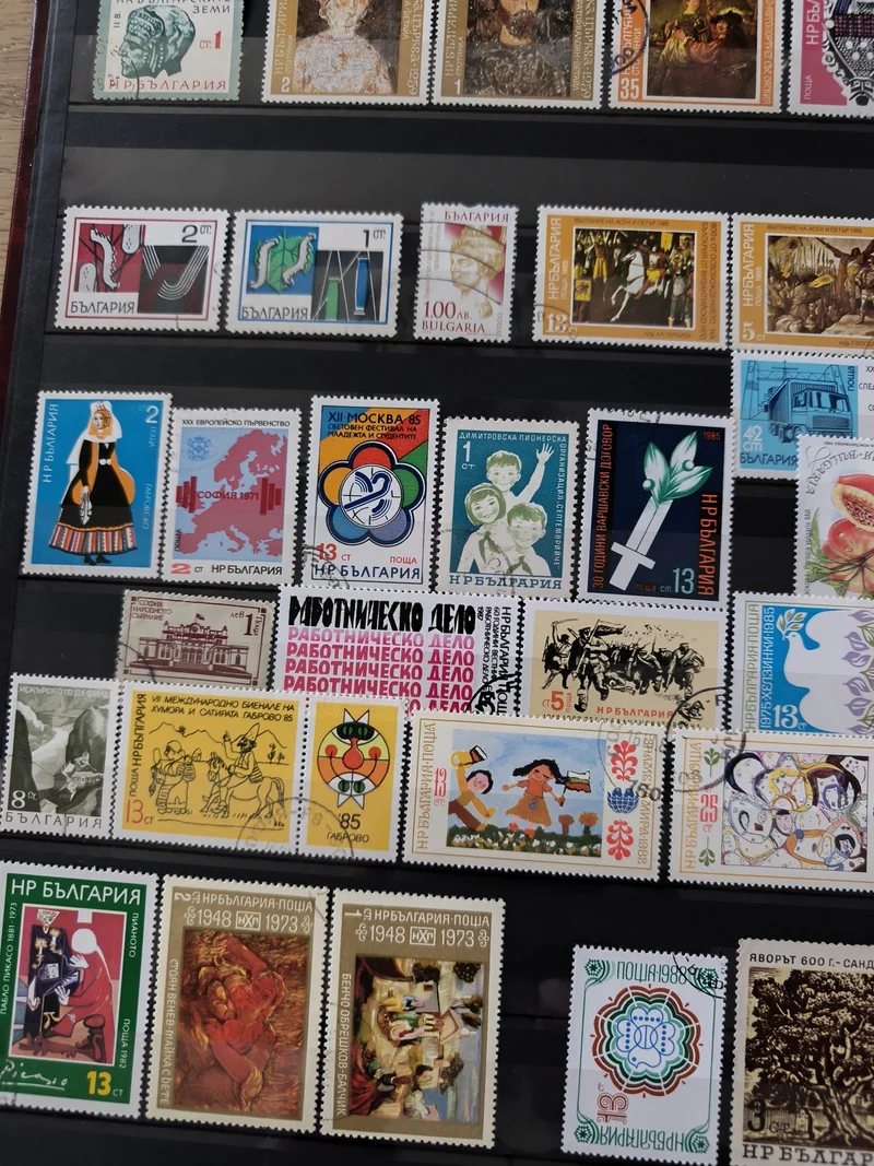 Lot de timbres bulgares multicolores, thèmes variés, d?occasion, sans support