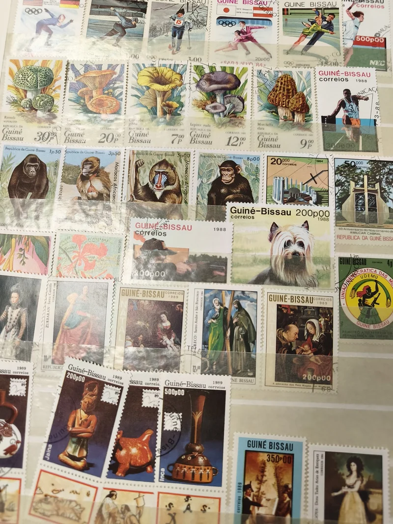 Lot de timbres Guinée-Bissau motifs variés animaux, sports, arts, d'occasion