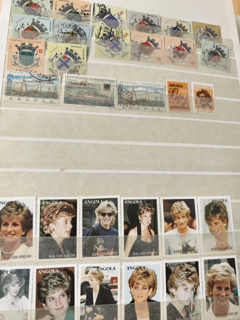 Lot timbres Angola et Portugal divers motifs, portraits et navires, d?occasion