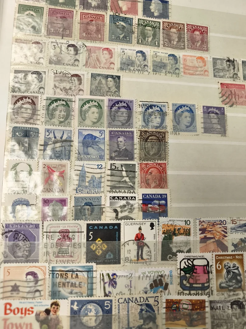 Lot de timbres oblitérés Canada multicolores, thématiques divers, support non in