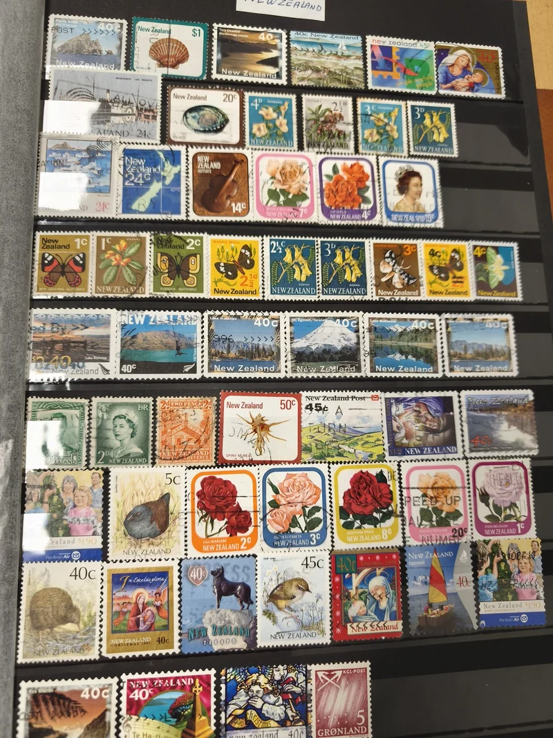 Lot de timbres divers Nouvelle-Zélande d'occasion, motifs fleurs animaux paysage