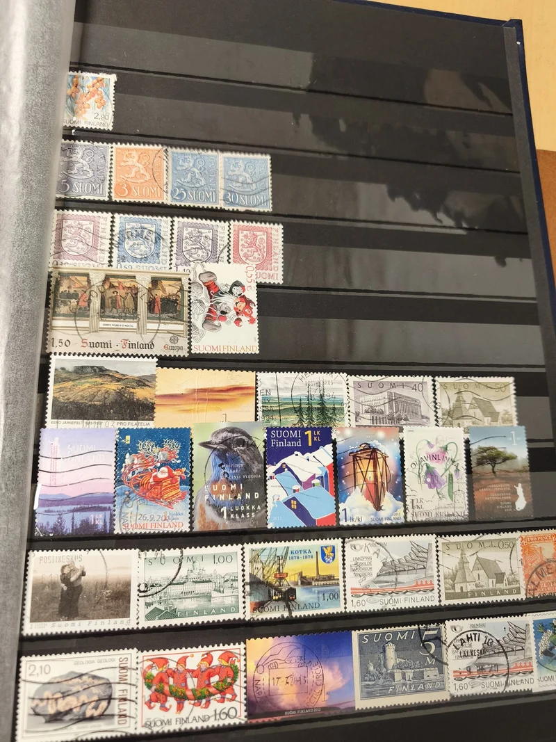 Lot de timbres Finlande multicolores ? motifs variés, oblitérés et neufs
