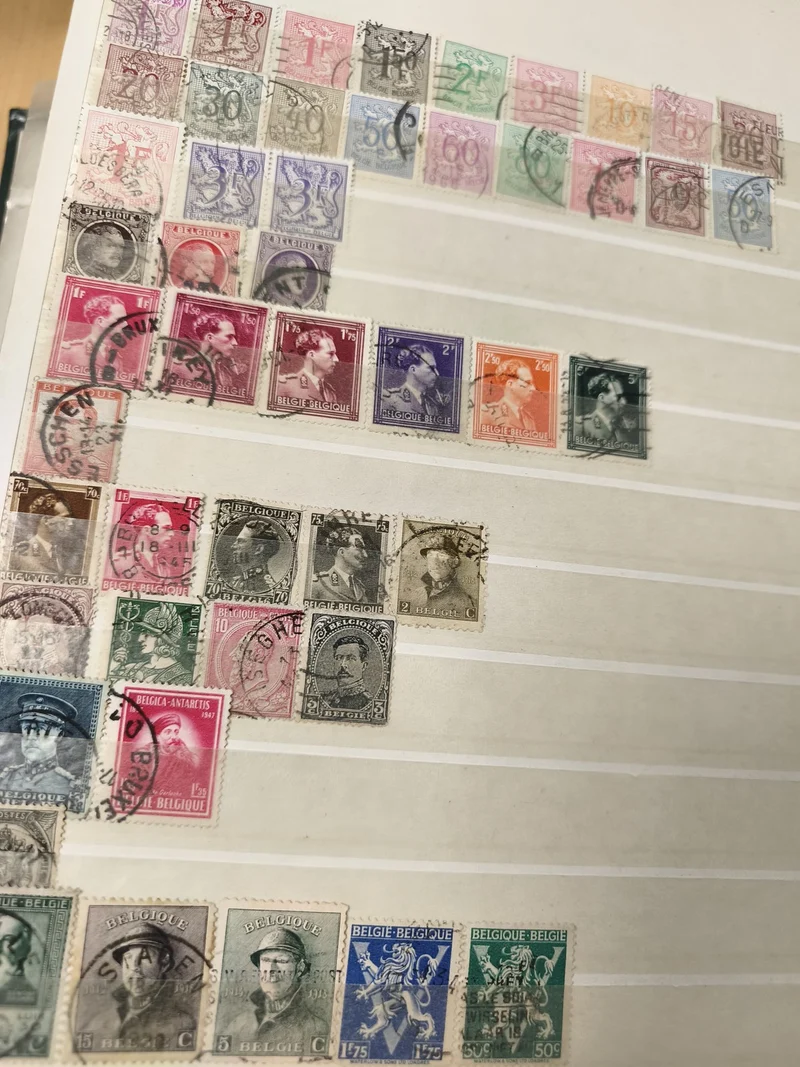 Lot timbres Belgique oblitérés multicolores ? Portraits et motifs variés, suppor