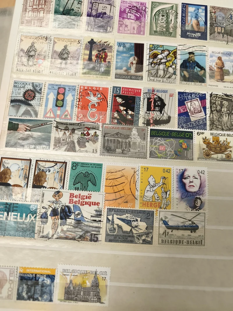 Lot de timbres Belgique illustrés, thèmes variés, couleurs multiples, d'occasion