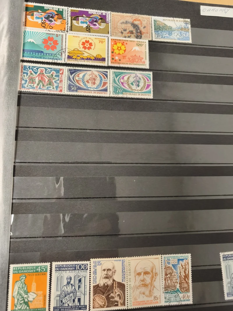 Lot de timbres République du Dahomey, thèmes variés, couleurs vives, usagés