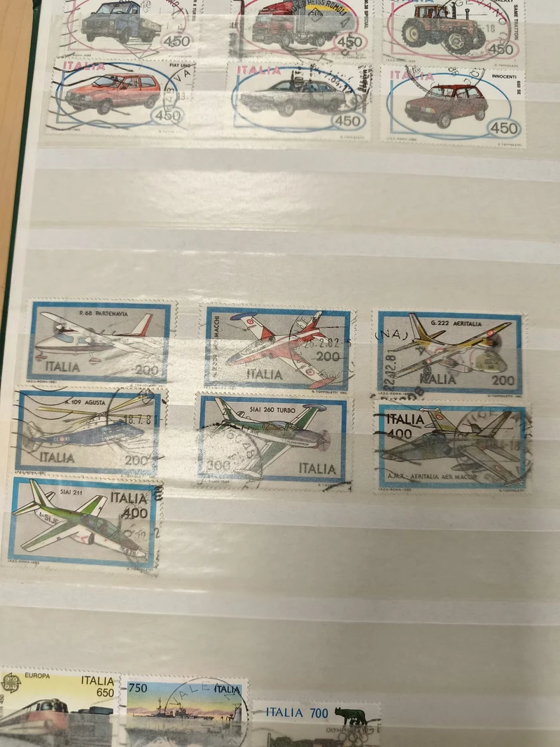 Lot timbres Italie oblitérés véhicules et avions, multicolores, support non incl
