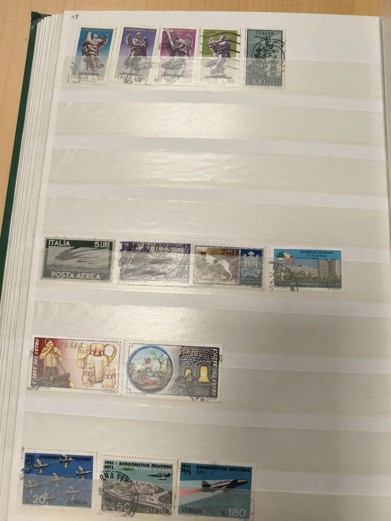 Lot de timbres oblitérés Italie, thématiques variées, couleurs multiples