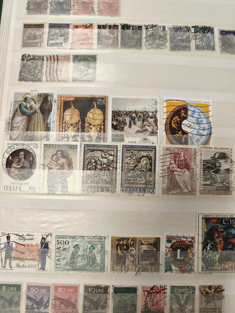 Lot de timbres philatélie Italie, différents motifs, oblitérés et non oblitérés