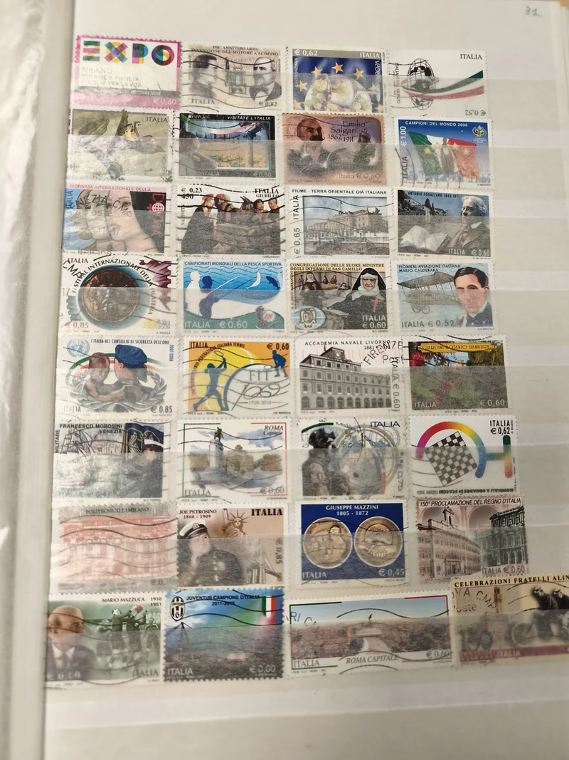 Lot de timbres oblitérés Italie thématiques variées couleurs vives (support excl