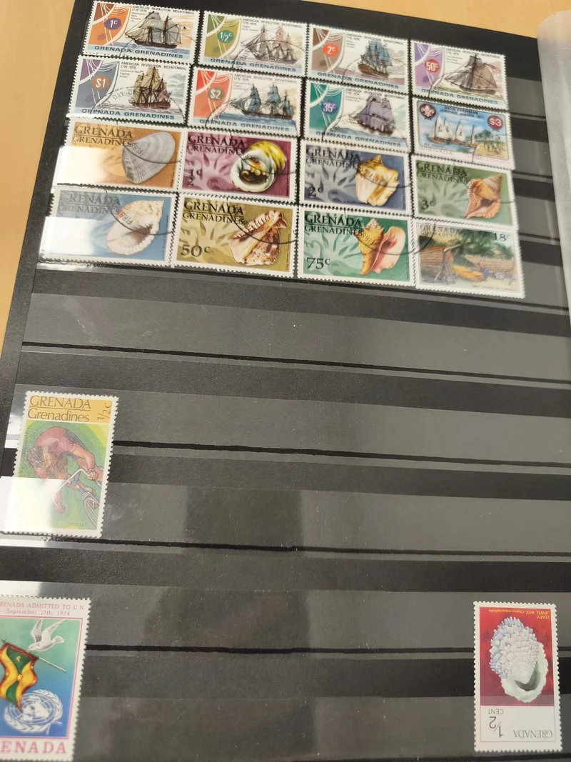 Lot de timbres Grenada Grenadines ? thèmes navires et coquillages, multicolores