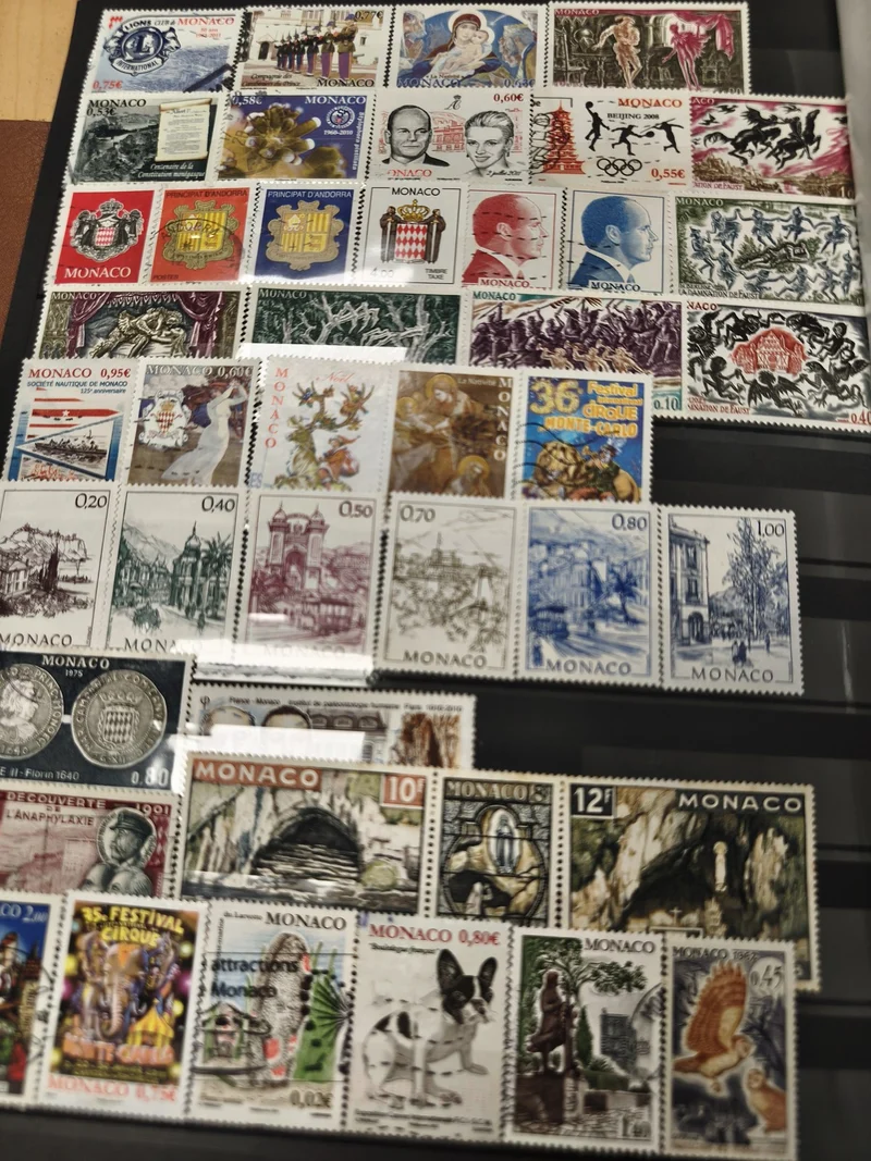 Lot de timbres Monaco et Andorre multicolores, thématiques variées, d?occasion