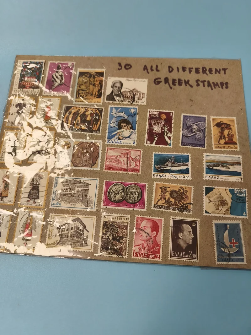 Lot de 30 timbres différents de Grèce, motifs variés, multicolores