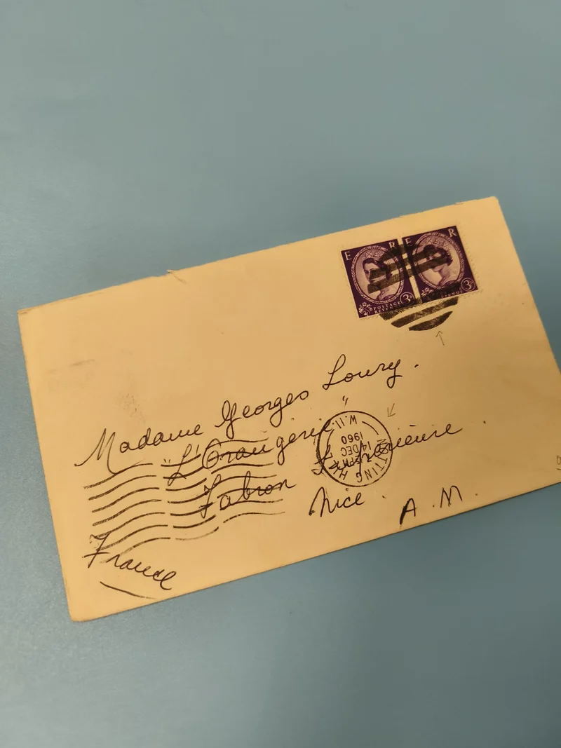 Ancienne enveloppe philatélie timbres Royaume-Uni violet, oblitération 1960