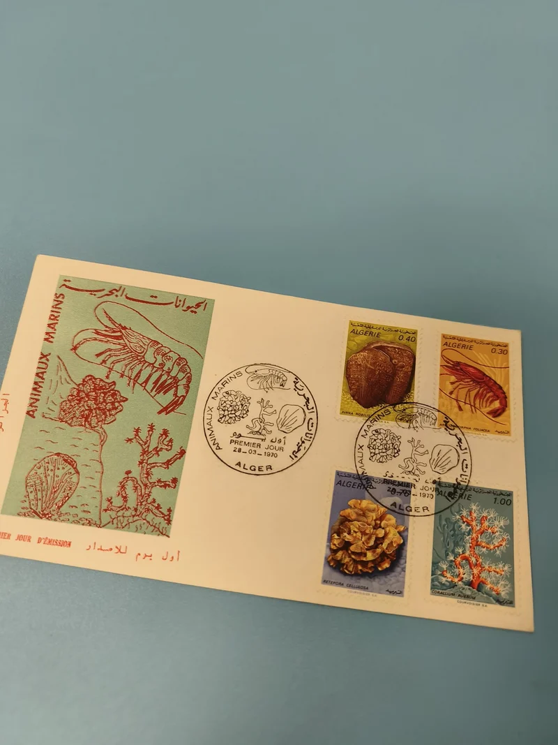 Ancienne enveloppe premier jour Algérie animaux marins timbres colorés vintage