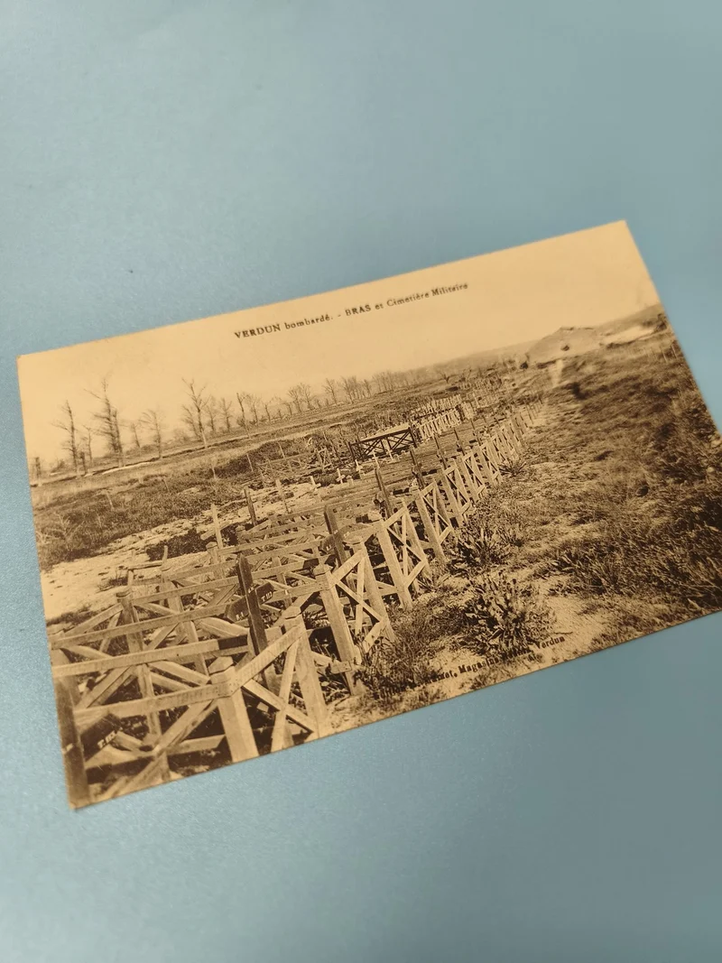Carte postale ancienne Verdun bombardé BRAS Cimetière militaire CPA guerre