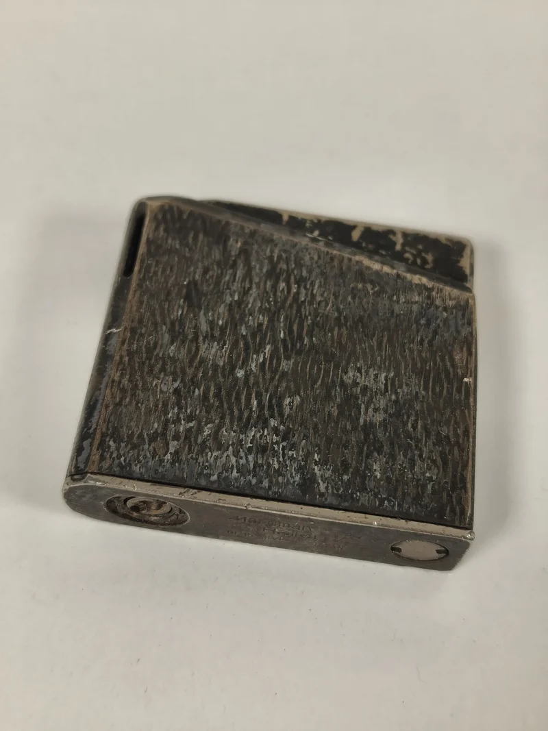 Ancien briquet vintage MARUMAN Halley, finition texturée, à restaurer, collectio