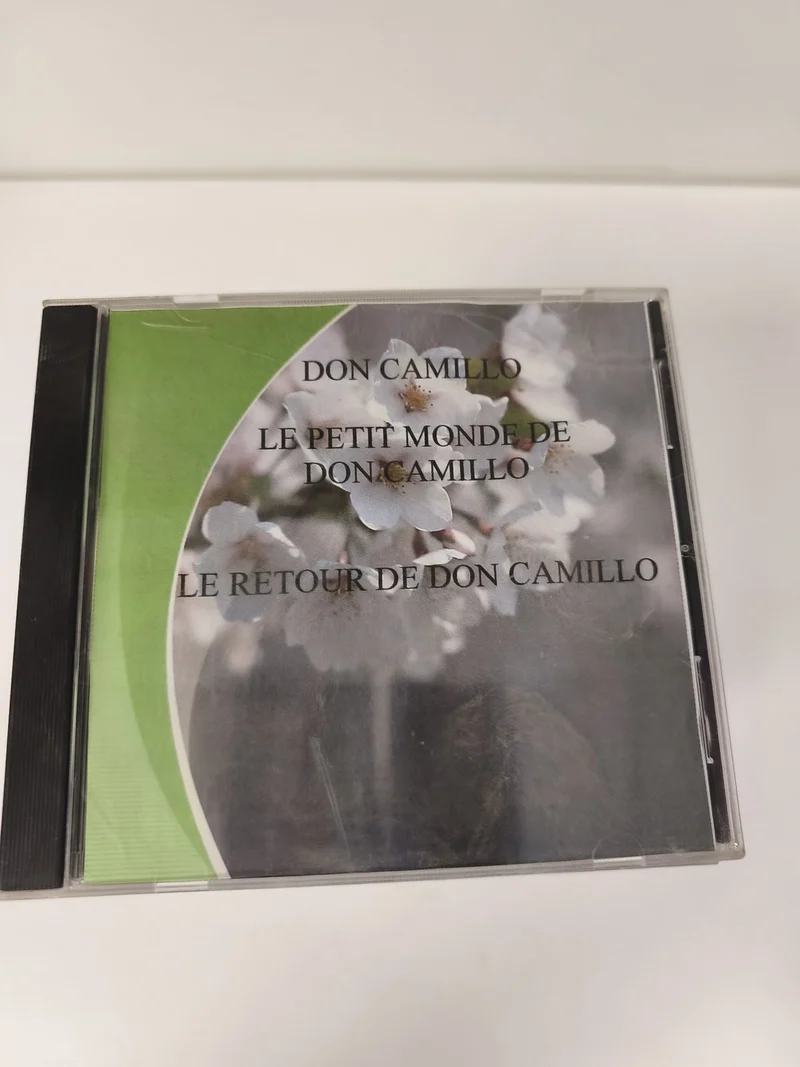 CD Don Camillo Le Petit Monde et Le Retour ? Jaquette fleurs blanches