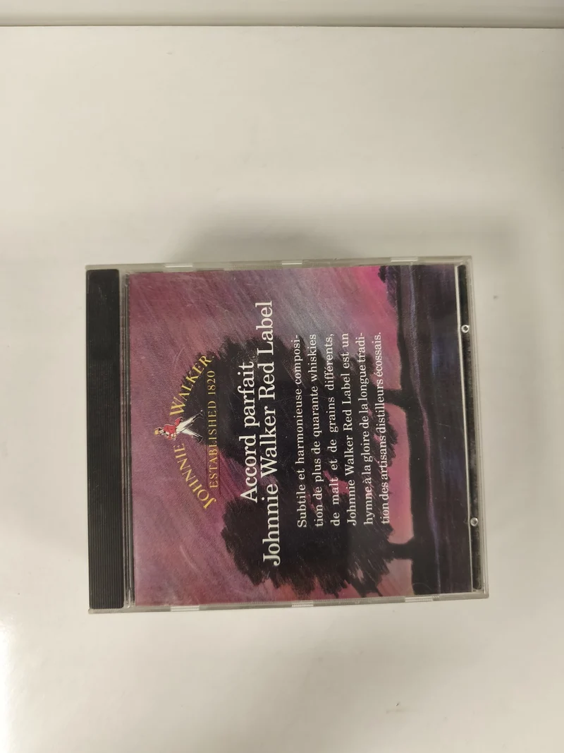CD musique Accord parfait Johnnie Walker Red Label boîtier rigide multicolore