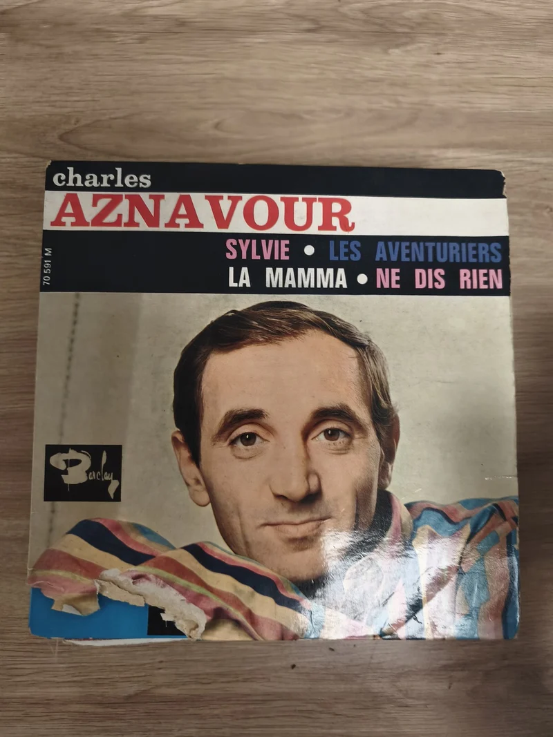 Charles Aznavour 45T Sylvie Les Aventuriers La Mamma Ne Dis Rien Barclay pochett