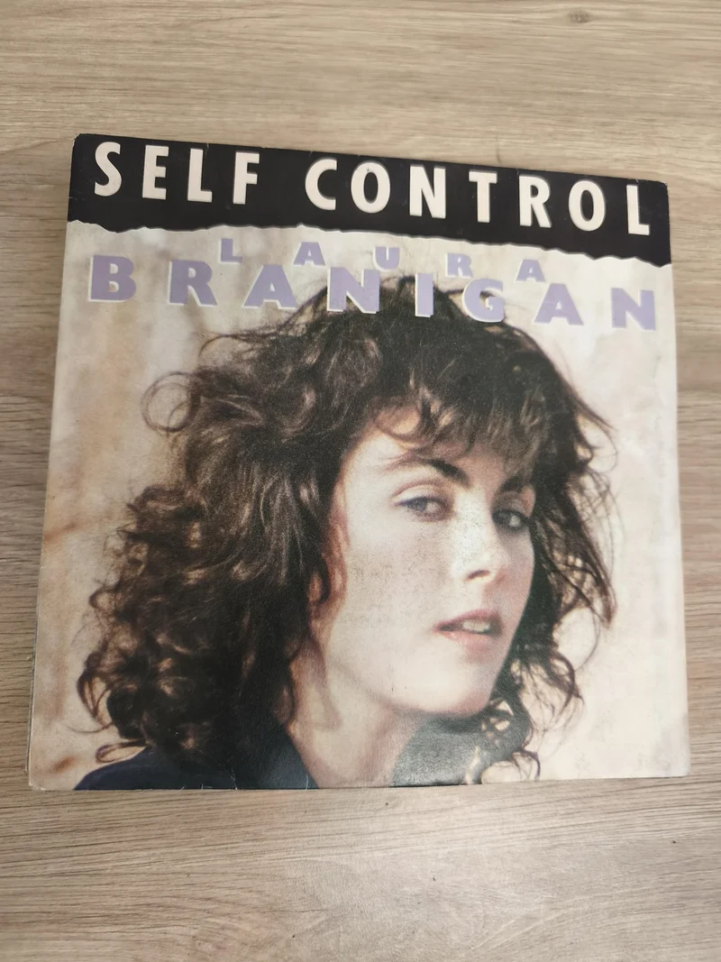 Vinyle 45T Laura Branigan Self Control pochette photo couleur (Ref 1)