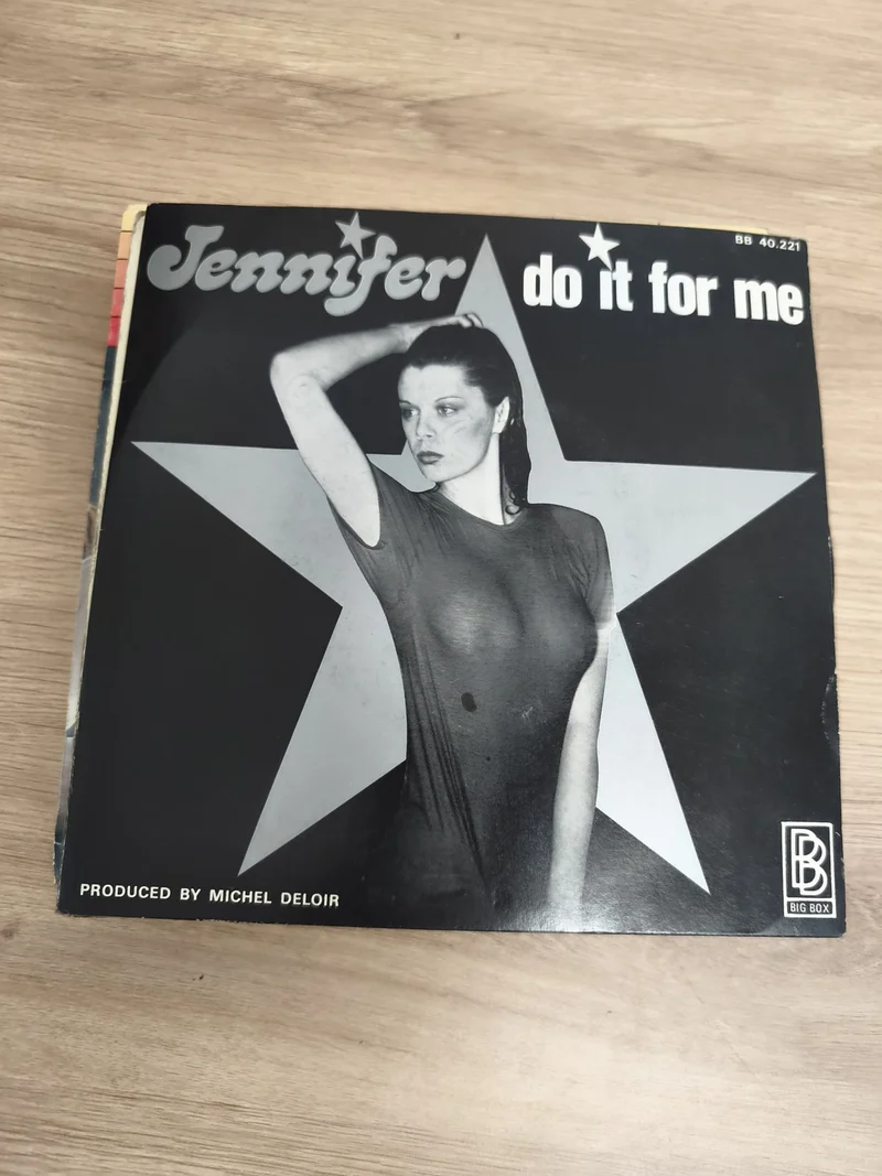Vinyle 45 tours Jennifer "Do it for me" pochette étoile noir et blanc (Ref 2)