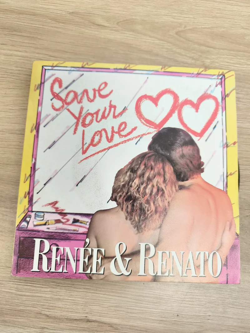 Vinyle 45T Renée & Renato Save Your Love pochette couleurs c?ur (Ref 2)