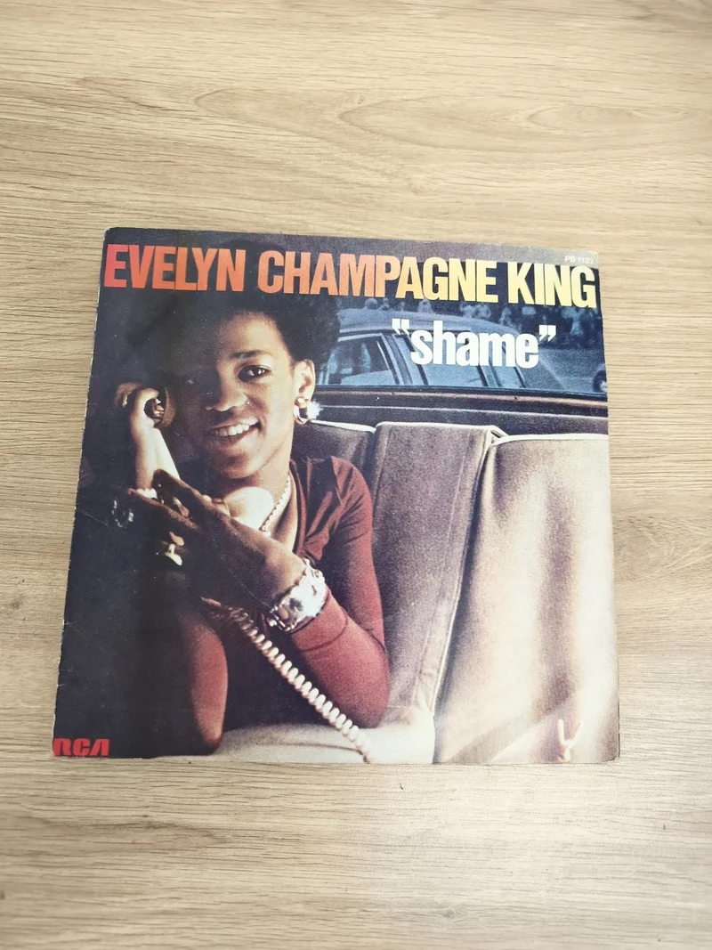 Vinyle 45 tours Evelyn Champagne King "Shame" RCA pochette couleur (Ref 2)