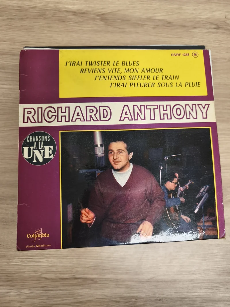 Vinyle 45 tours Richard Anthony ? J?entends Siffler le Train, pochette violette