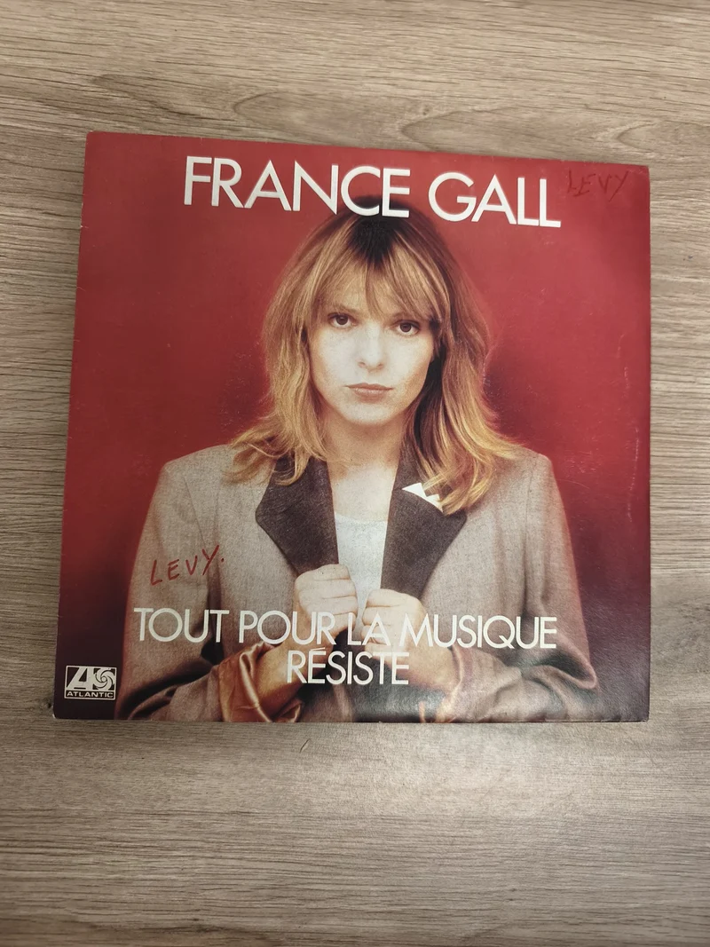 France Gall 45 tours Tout pour la musique Résiste pochette rouge Atlantic