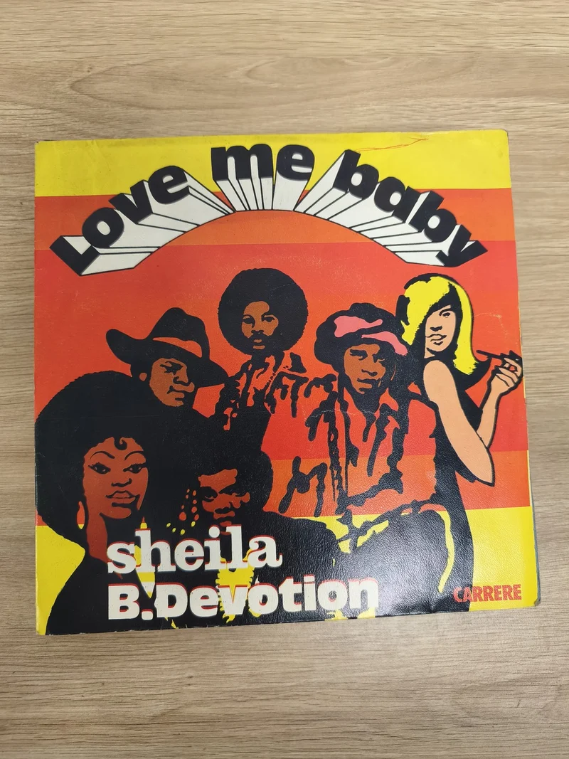 Vinyle 45 tours Sheila B. Devotion "Love Me Baby" pochette colorée Carrere