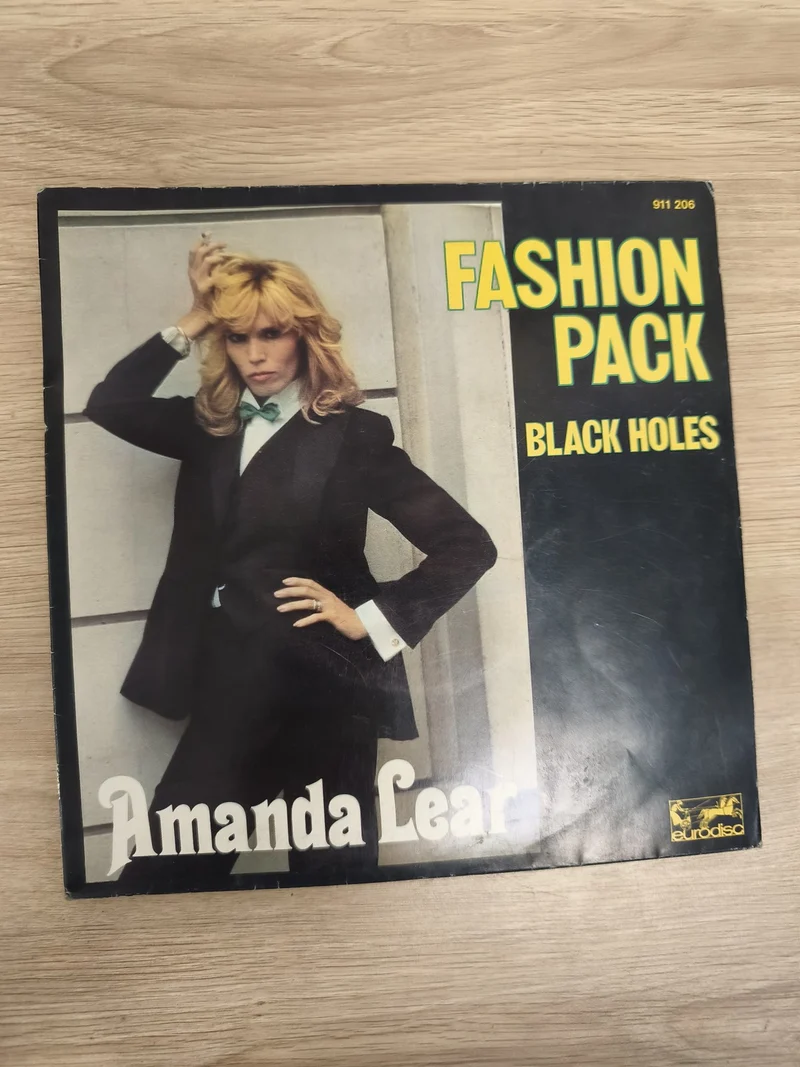 Vinyle 45T Amanda Lear Fashion Pack Black Holes Eurodisc pochette photo