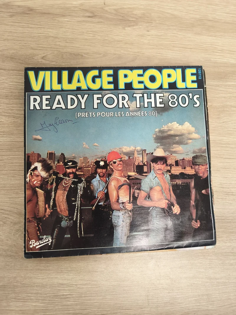 Vinyle 45T Village People Ready For The 80's pochette illustrée Barclay