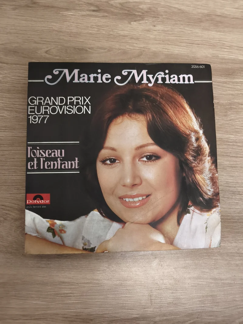 Vinyle 45 tours Marie Myriam ? L'oiseau et l'enfant Eurovision 1977 Polydor