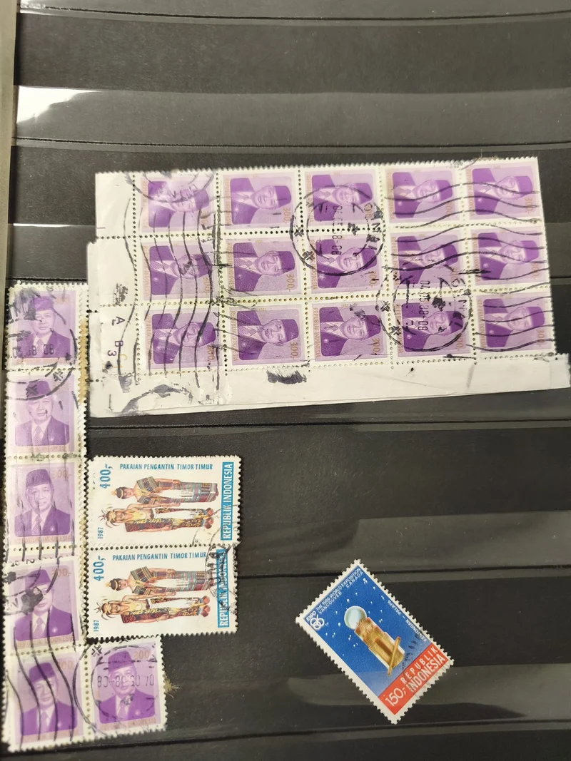 Lot anciens timbres oblitérés Indonésie, portraits, costumes, thématique spatial