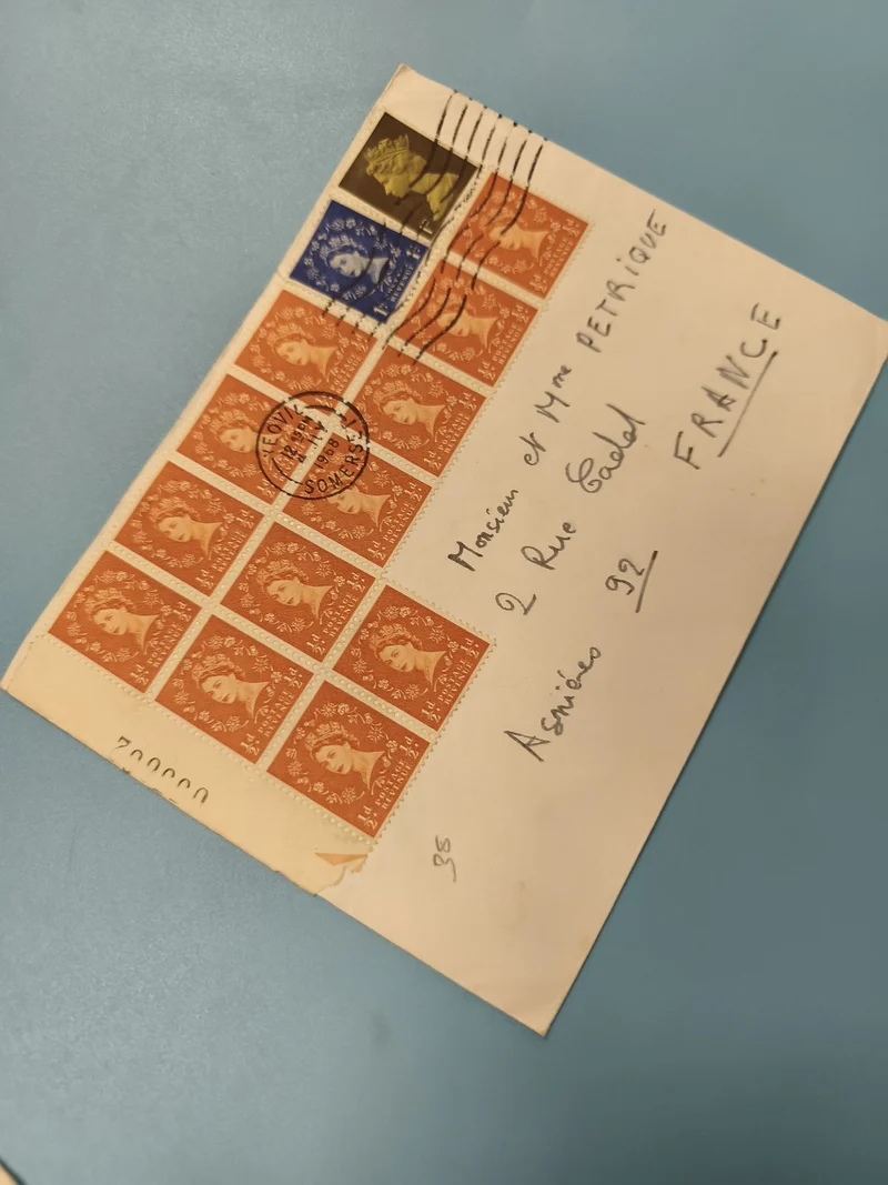 Ancienne carte postale philatélie France timbres Marianne affranchissement vinta