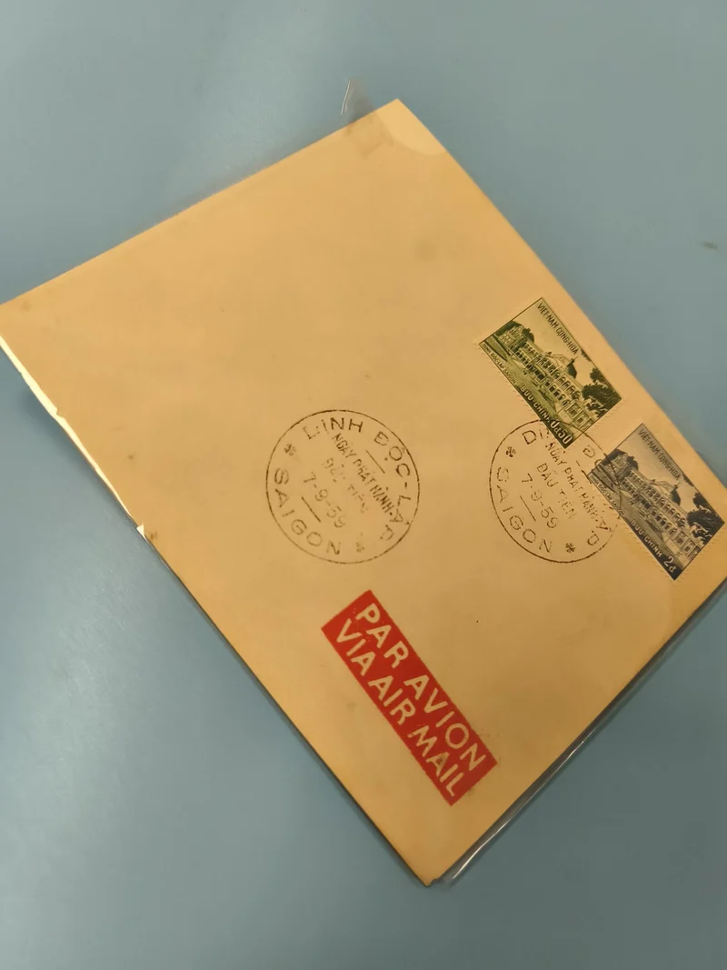 Ancienne enveloppe timbrée oblitérée Vietnam Par Avion pour collection philatéli